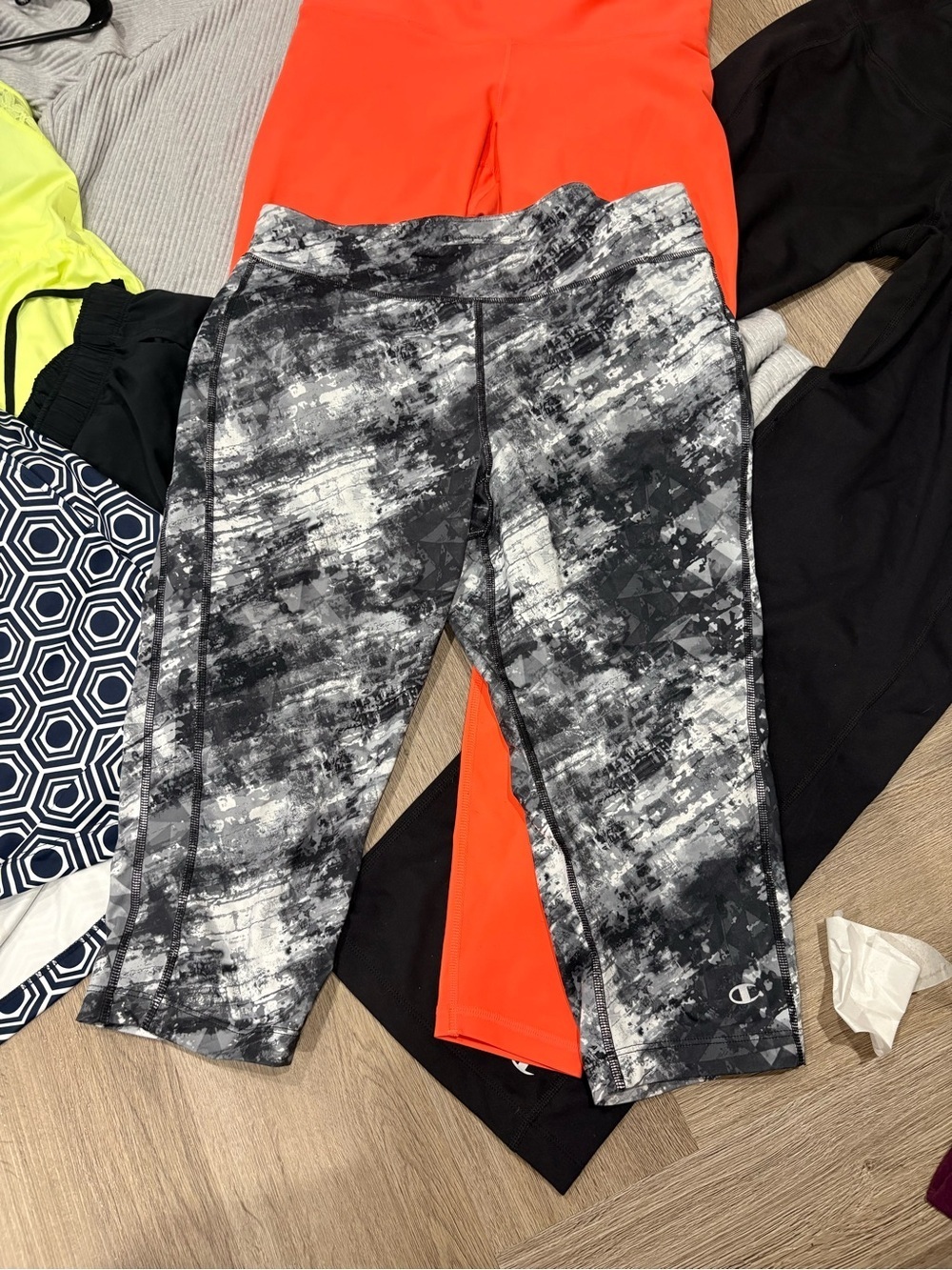 Champion Assorted Brands Activewear Box Medium - Picture 8 of 16